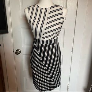 LAST CHANCE Vince Camuto Contrast Striped bodycon dress